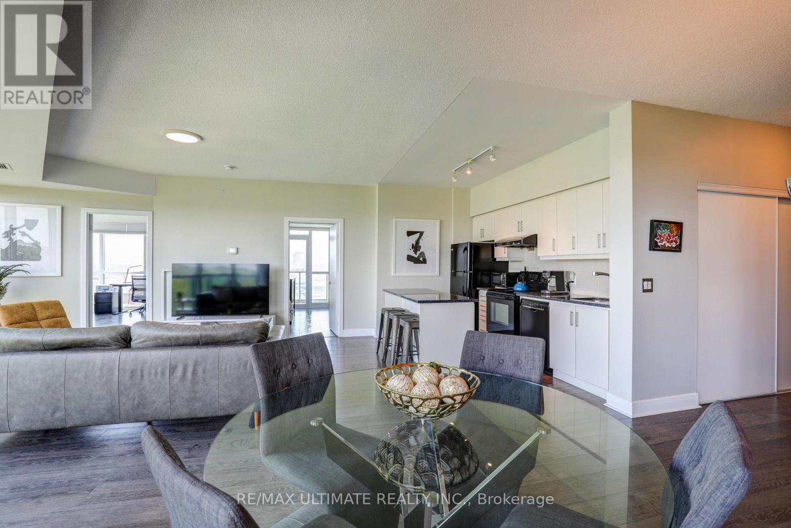 807 - 35 Brian Peck Crescent, Toronto, Ontario  M4G 0A5 - Photo 7 - C12555360