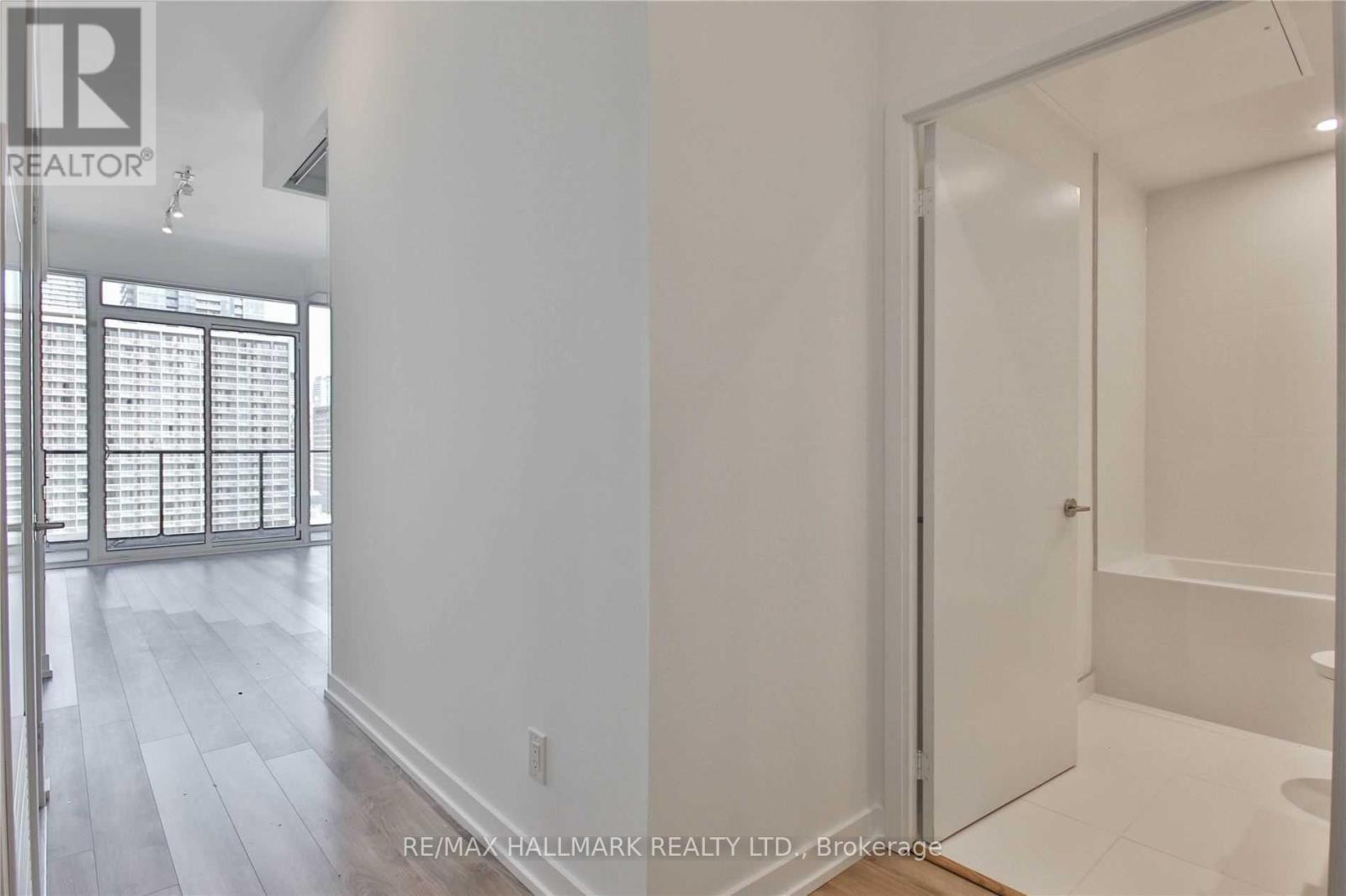 1222 - 20 Edward Street, Toronto, Ontario  M5G 1C9 - Photo 8 - C12555384