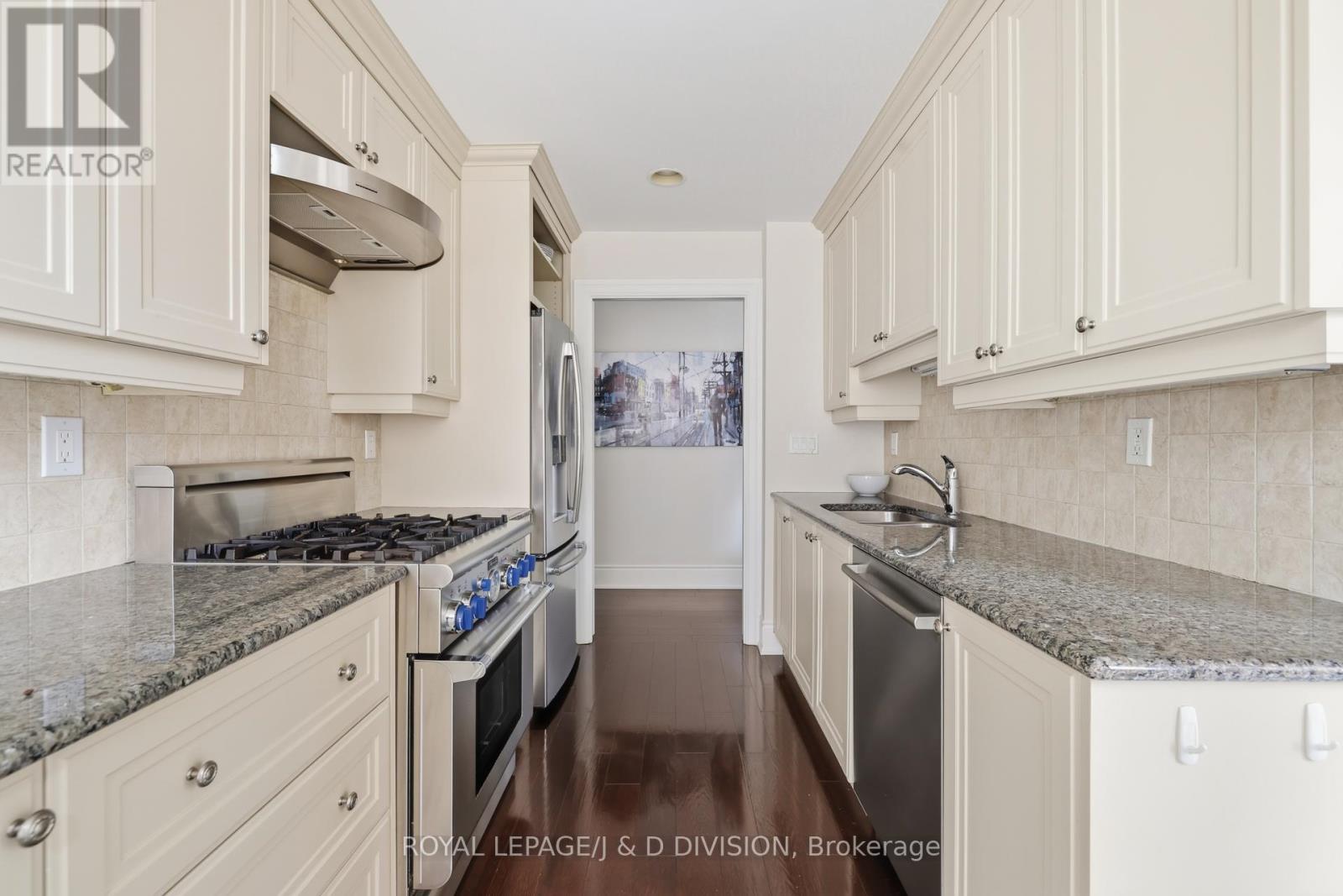 401 - 55 Delisle Avenue, Toronto, Ontario  M4V 3C2 - Photo 16 - C12555398