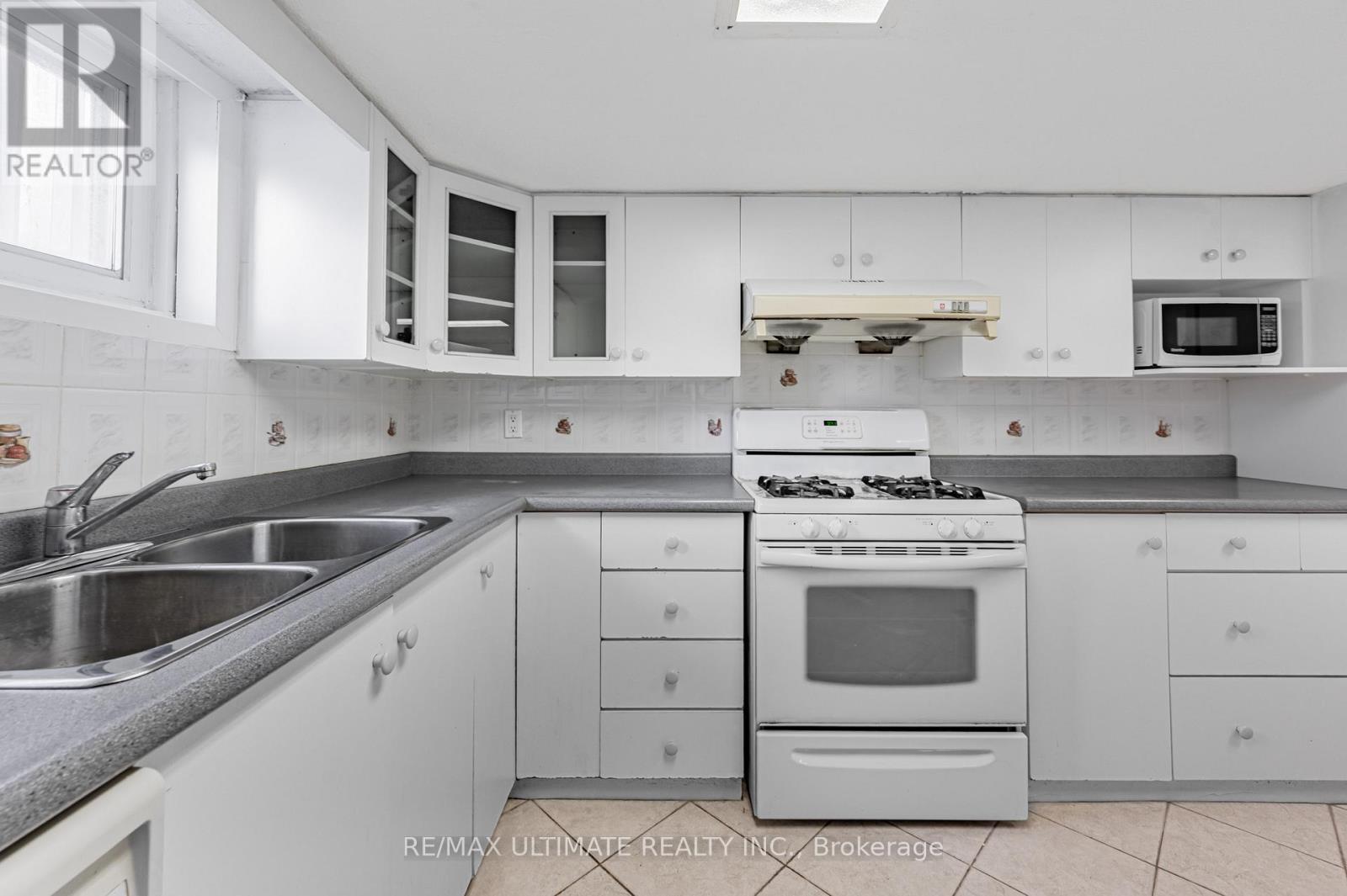 42 Carr Street, Toronto, Ontario M5T 1B5 - Photo 23 - C12555122