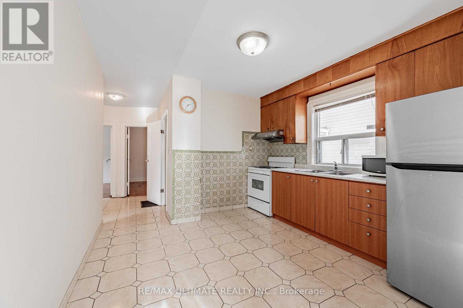 42 Carr Street, Toronto, Ontario M5T 1B5 - Photo 5 - C12555122