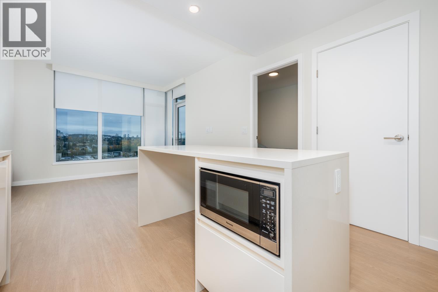 2301 4168 Lougheed Highway, Burnaby, British Columbia  V5C 0N9 - Photo 3 - R3068147