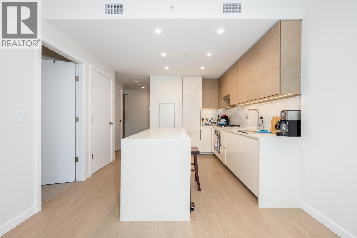 2301 4168 LOUGHEED HIGHWAY, Burnaby, British Columbia