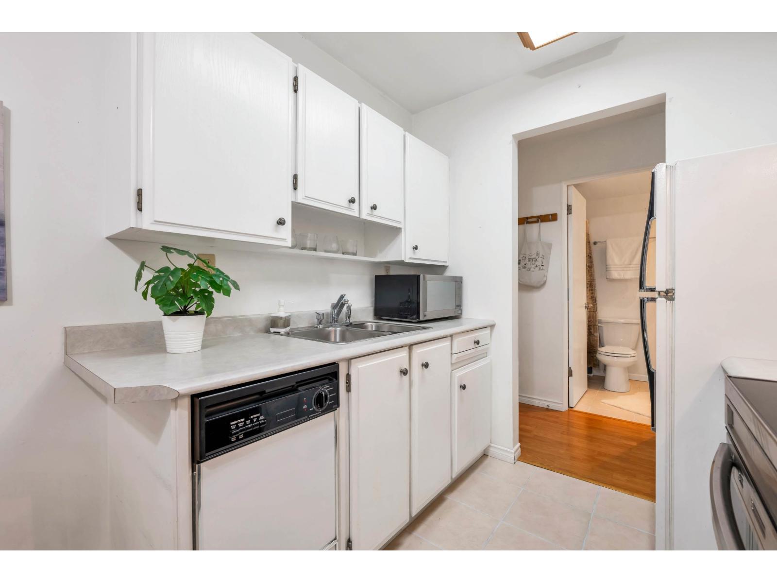 316 15020 North Bluff Road, White Rock, British Columbia  V4B 5A4 - Photo 10 - R3068107