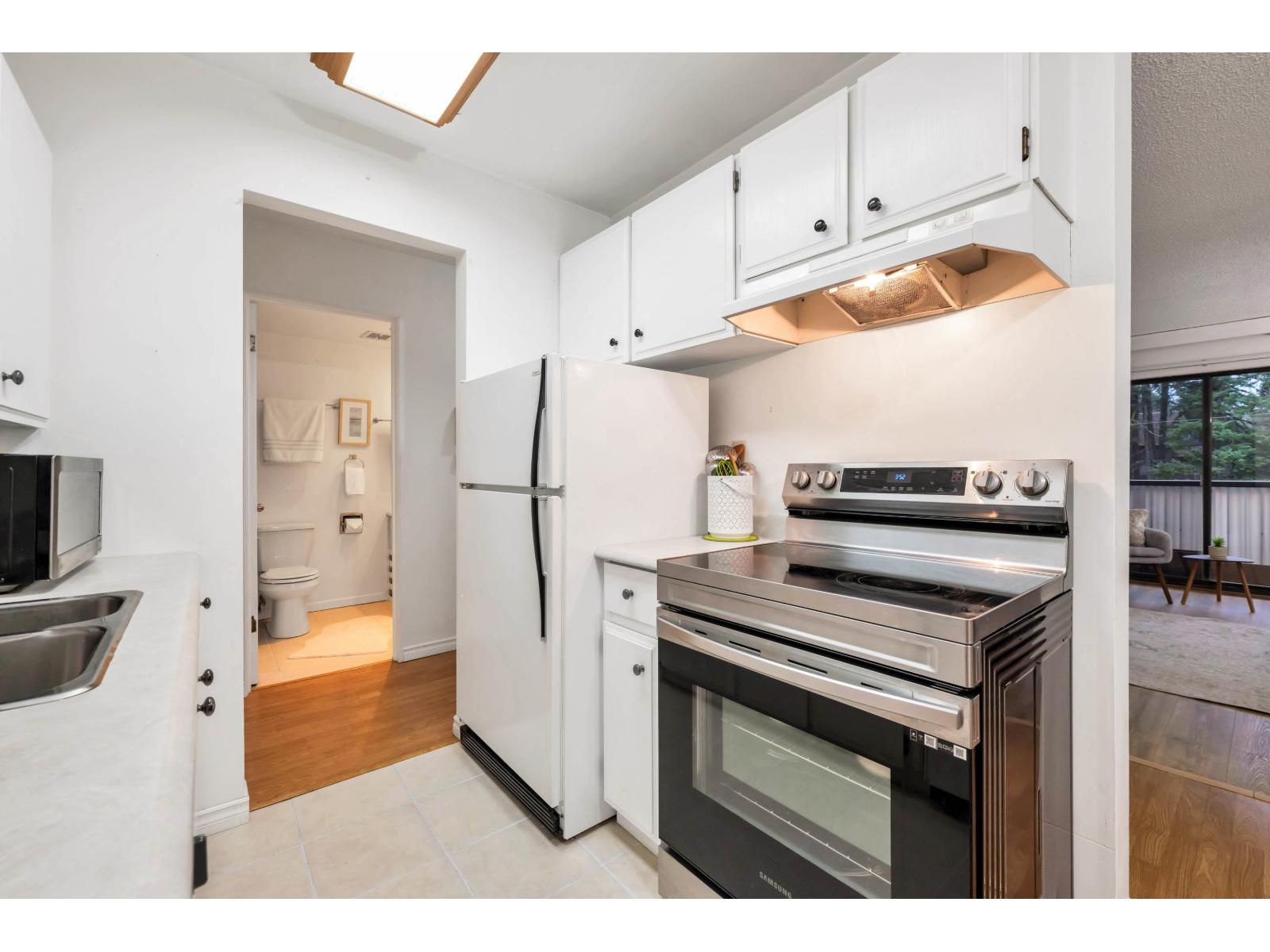 316 15020 North Bluff Road, White Rock, British Columbia  V4B 5A4 - Photo 11 - R3068107