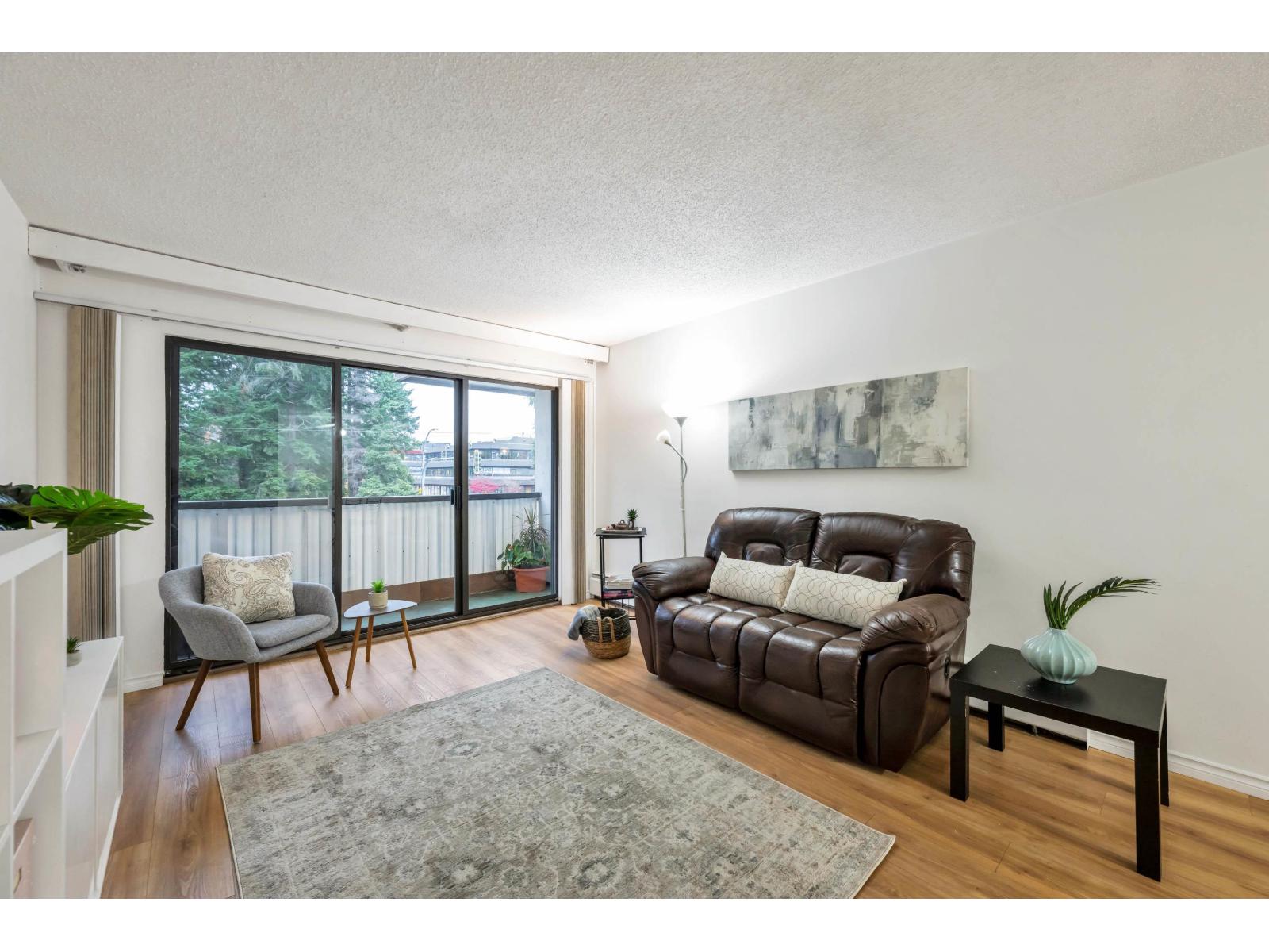 316 15020 North Bluff Road, White Rock, British Columbia  V4B 5A4 - Photo 4 - R3068107