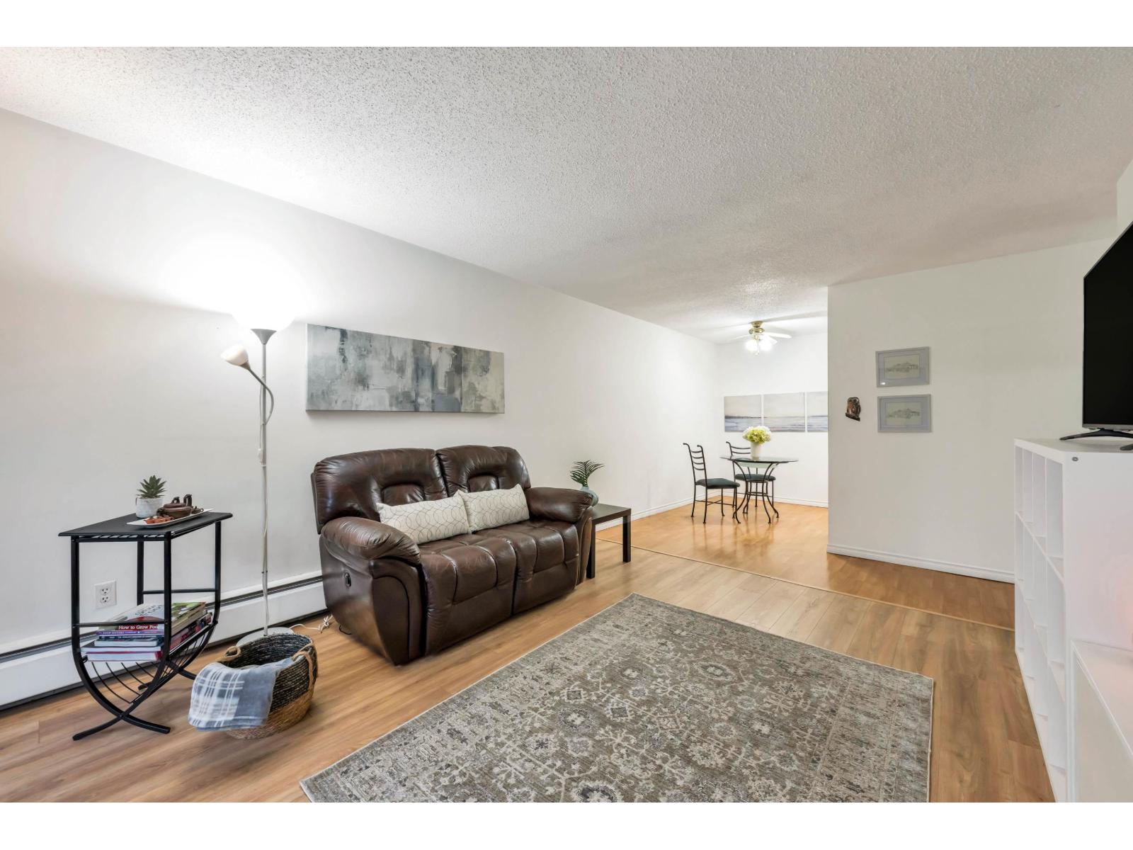 316 15020 North Bluff Road, White Rock, British Columbia  V4B 5A4 - Photo 5 - R3068107
