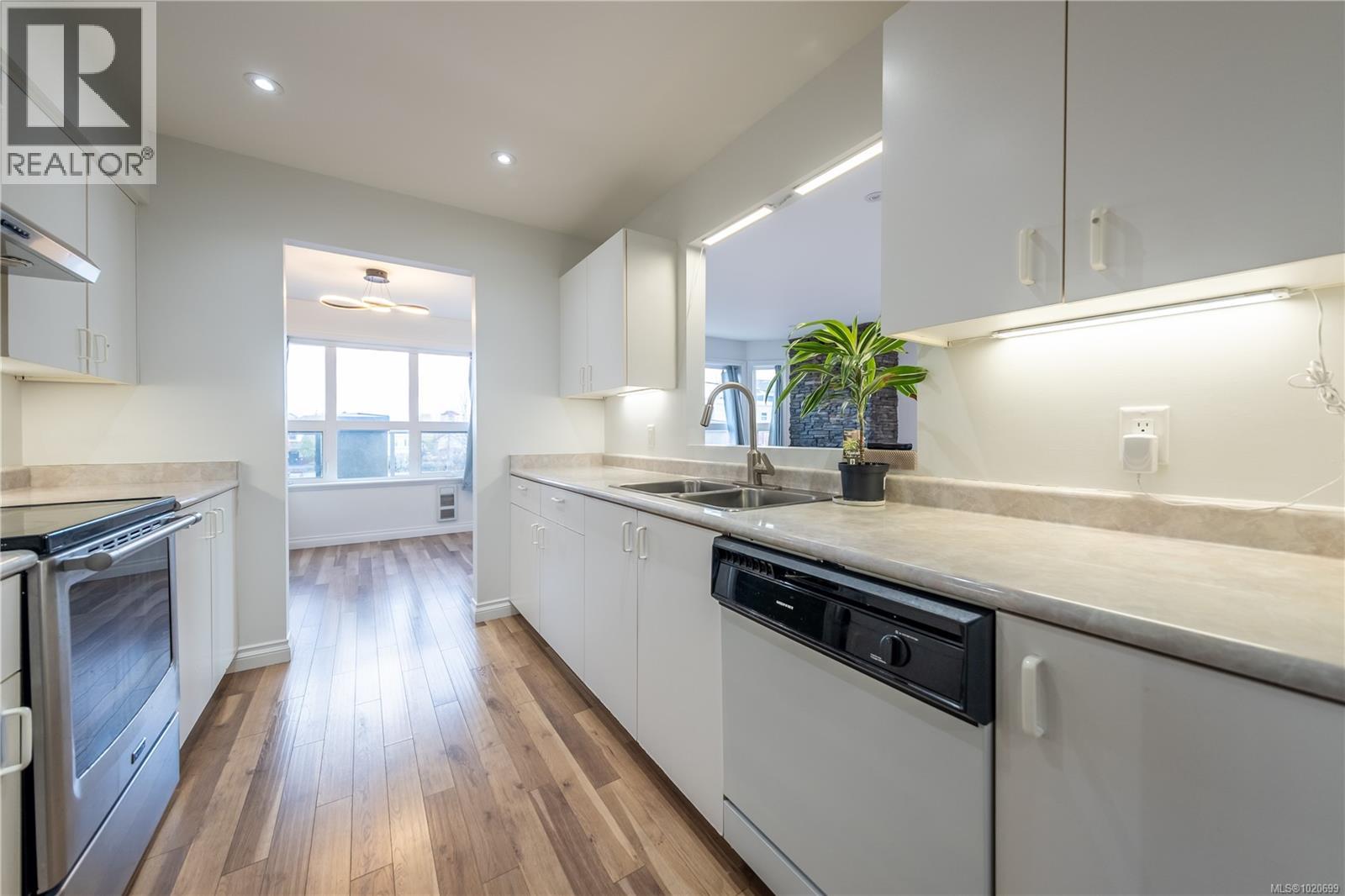 201 327 Prideaux St, Nanaimo, British Columbia  V9R 2N4 - Photo 12 - 1020699