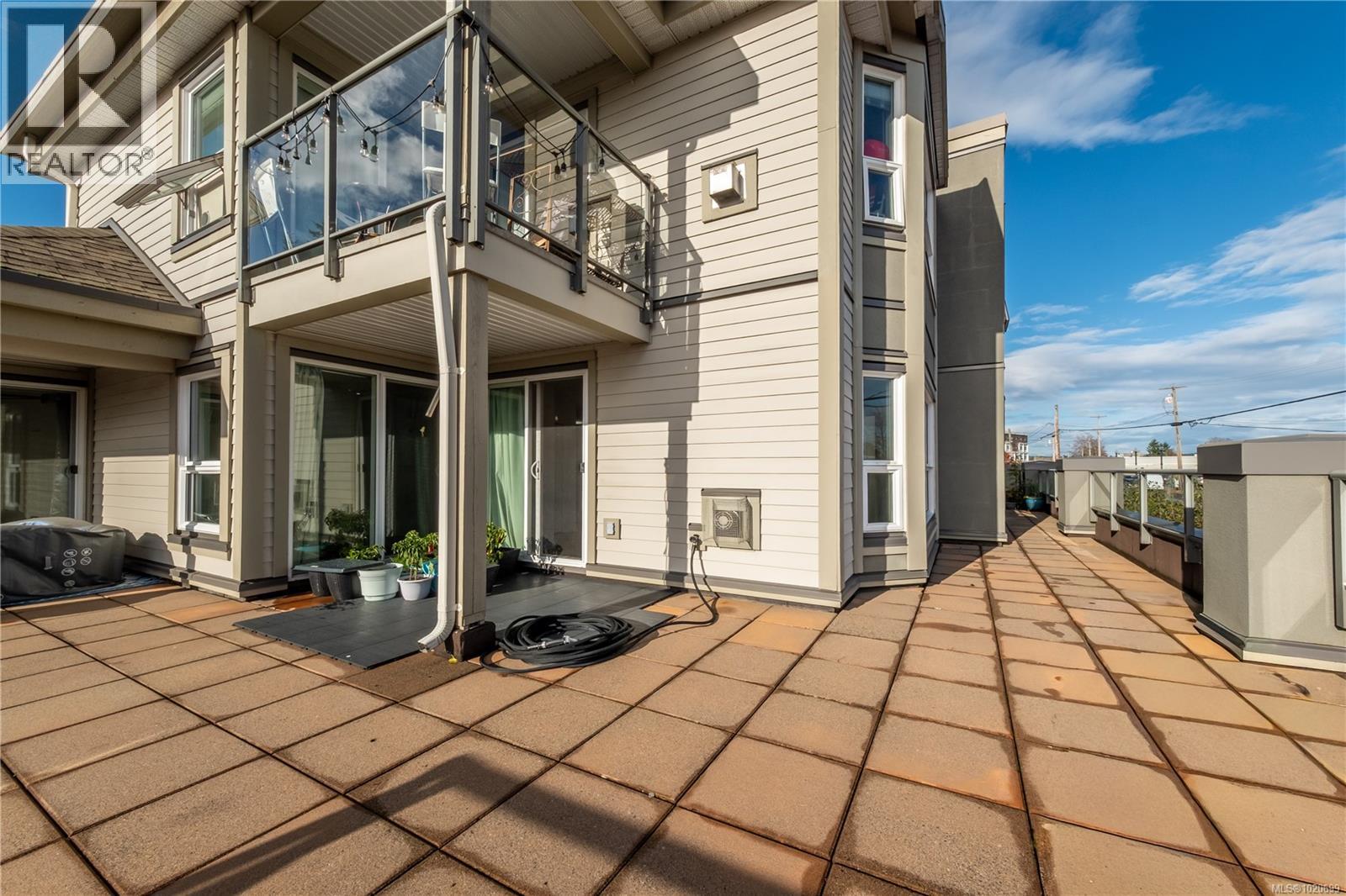 201 327 Prideaux St, Nanaimo, British Columbia  V9R 2N4 - Photo 4 - 1020699