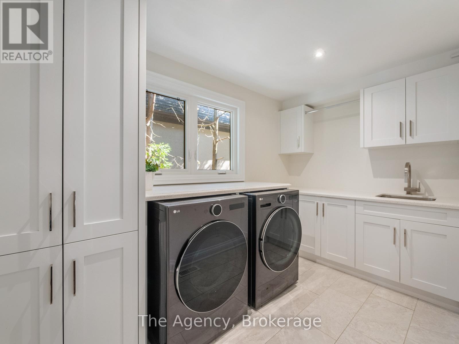 3087 Lakeshore Road, Burlington, Ontario  L7N 1A3 - Photo 19 - W12415644