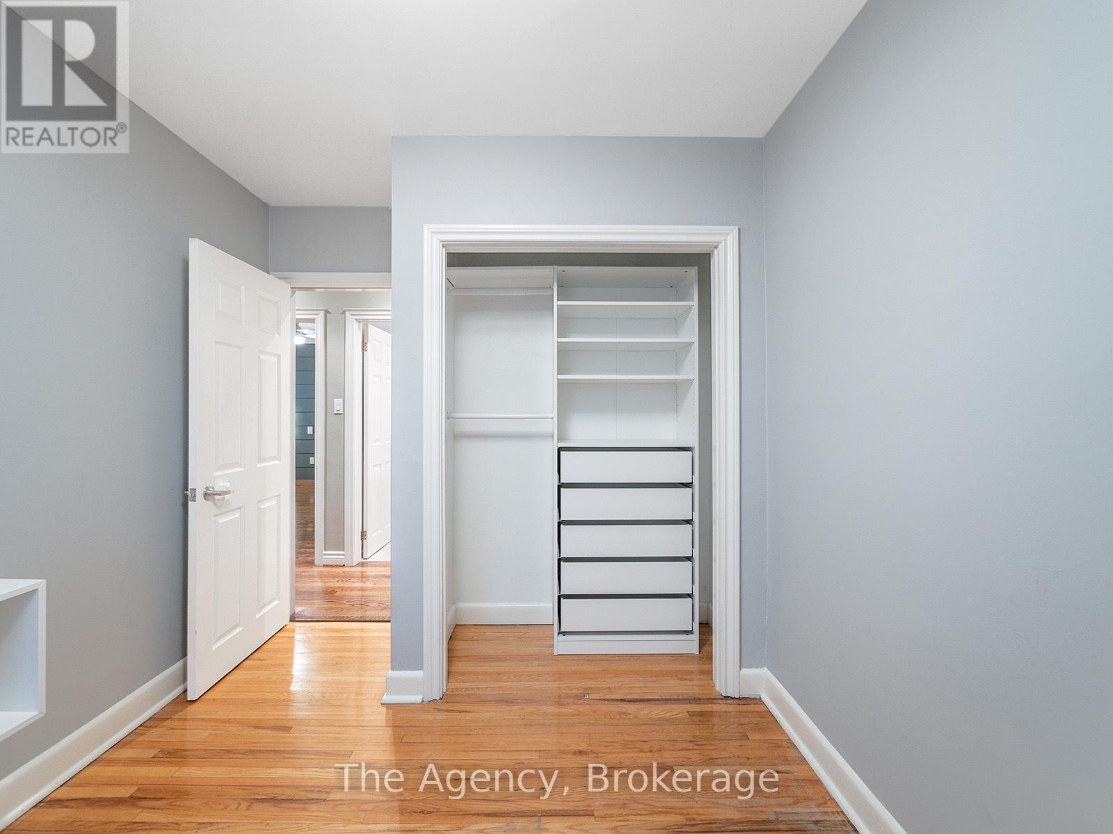 253 Margaret Drive, Oakville, Ontario  L6K 2W3 - Photo 18 - W12442523