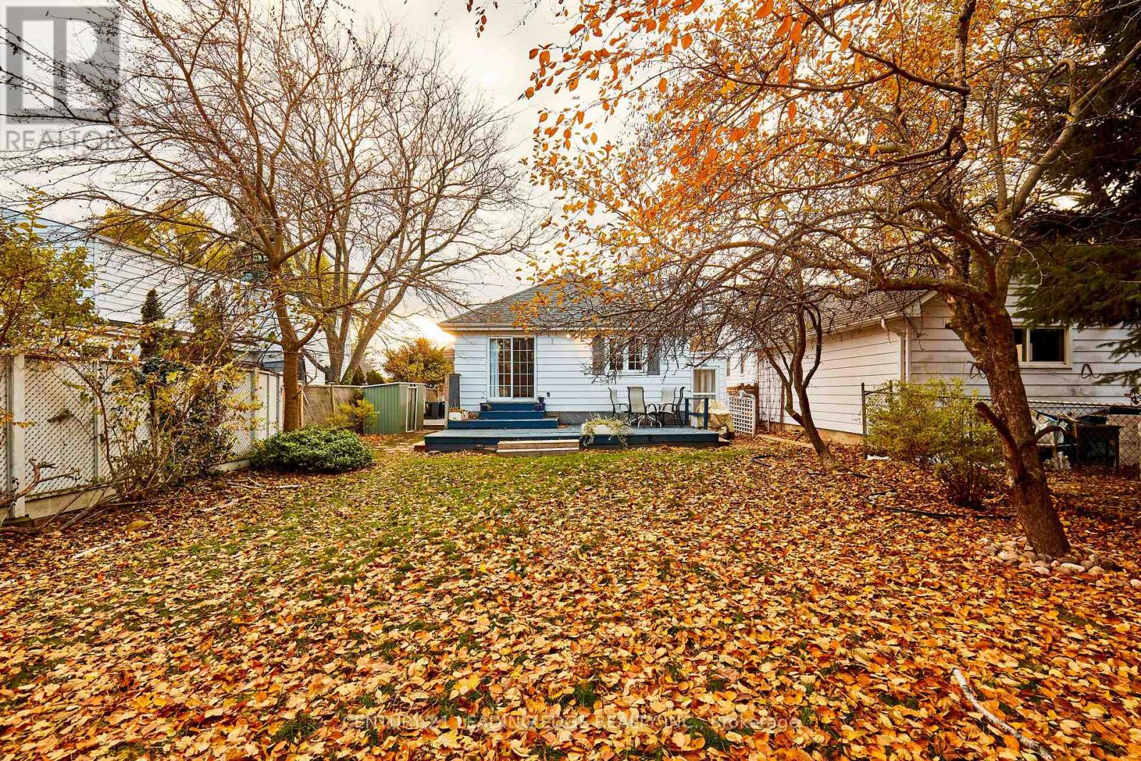 5 Harewood Avenue, Toronto, Ontario  M1M 2R1 - Photo 8 - E12555178