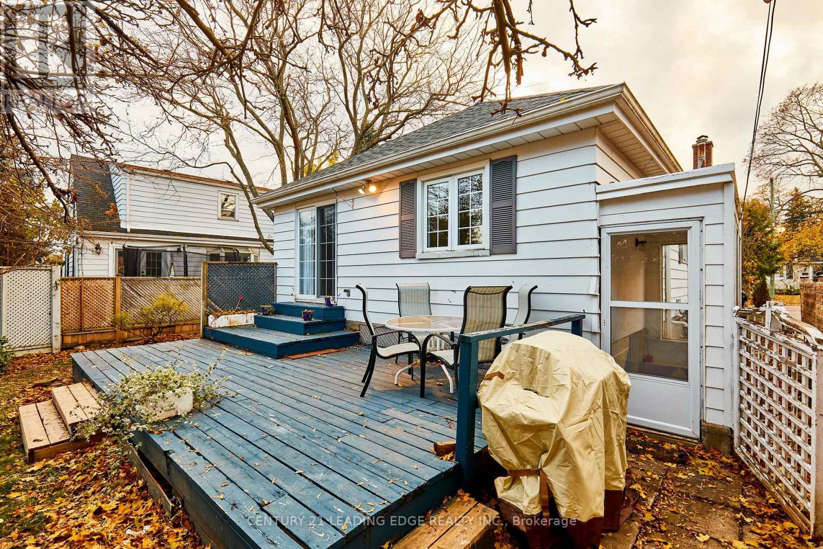 5 Harewood Avenue, Toronto, Ontario  M1M 2R1 - Photo 9 - E12555178