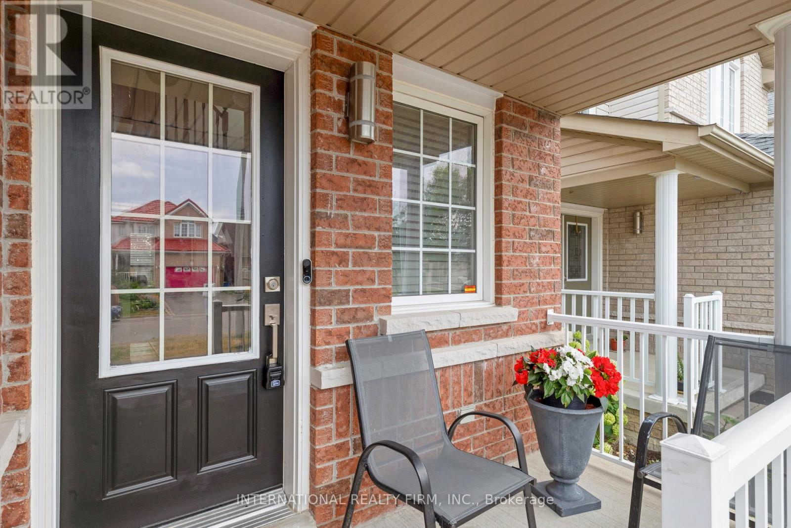 560 Falconridge Drive, Oshawa, Ontario  L1K 0C1 - Photo 4 - E12555298