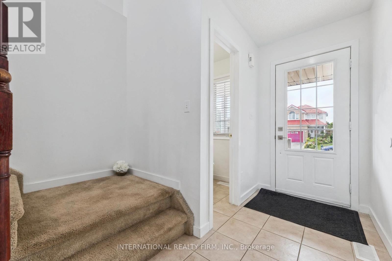 560 Falconridge Drive, Oshawa, Ontario  L1K 0C1 - Photo 7 - E12555298