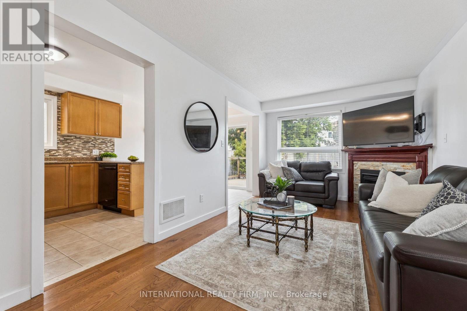 560 Falconridge Drive, Oshawa, Ontario  L1K 0C1 - Photo 8 - E12555298