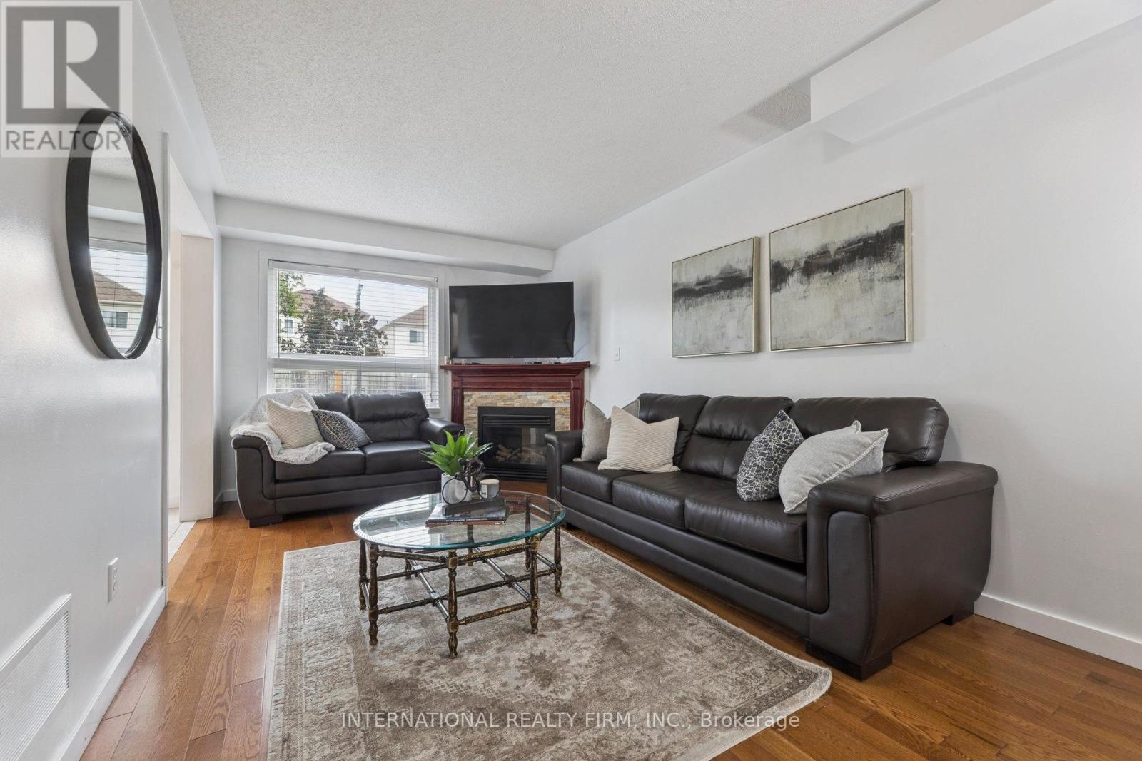 560 Falconridge Drive, Oshawa, Ontario  L1K 0C1 - Photo 9 - E12555298