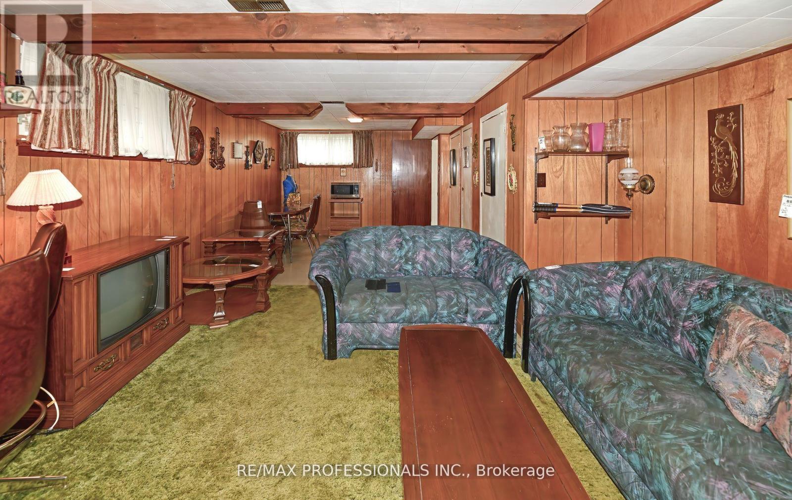 2 Lesterwood Crescent, Toronto, Ontario  M1P 3L4 - Photo 20 - E12555310