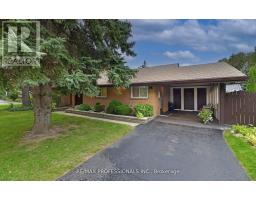 2 LESTERWOOD CRESCENT, Toronto, Ontario