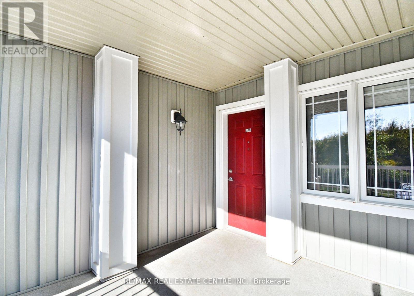 209 - 50 Mulligan Lane, Wasaga Beach, Ontario  L9Z 0C5 - Photo 4 - S12434479