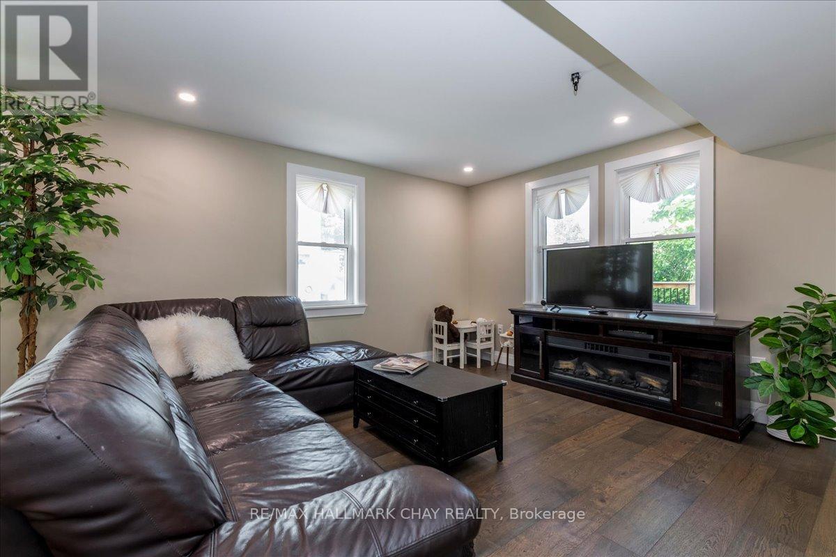 3366 Muskoka Street, Severn, Ontario  L0K 2B0 - Photo 5 - S12246721