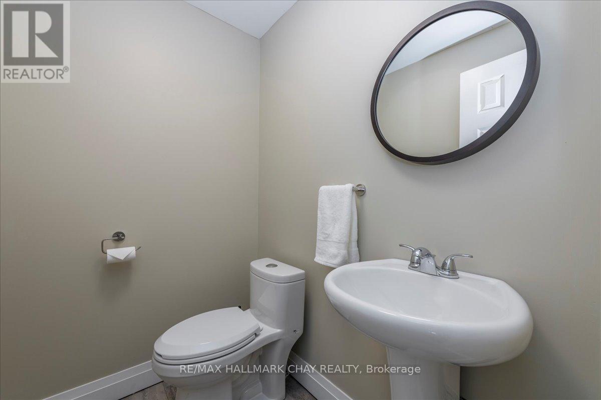 3366 Muskoka Street, Severn, Ontario  L0K 2B0 - Photo 12 - S12246721