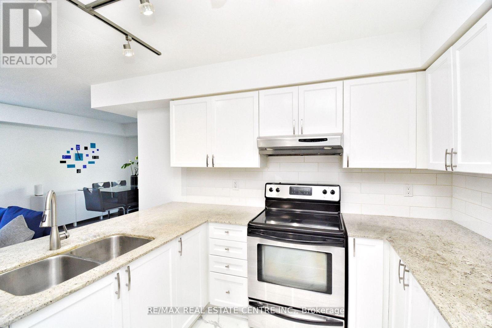 209 - 50 Mulligan Lane, Wasaga Beach, Ontario  L9Z 0C5 - Photo 12 - S12434479