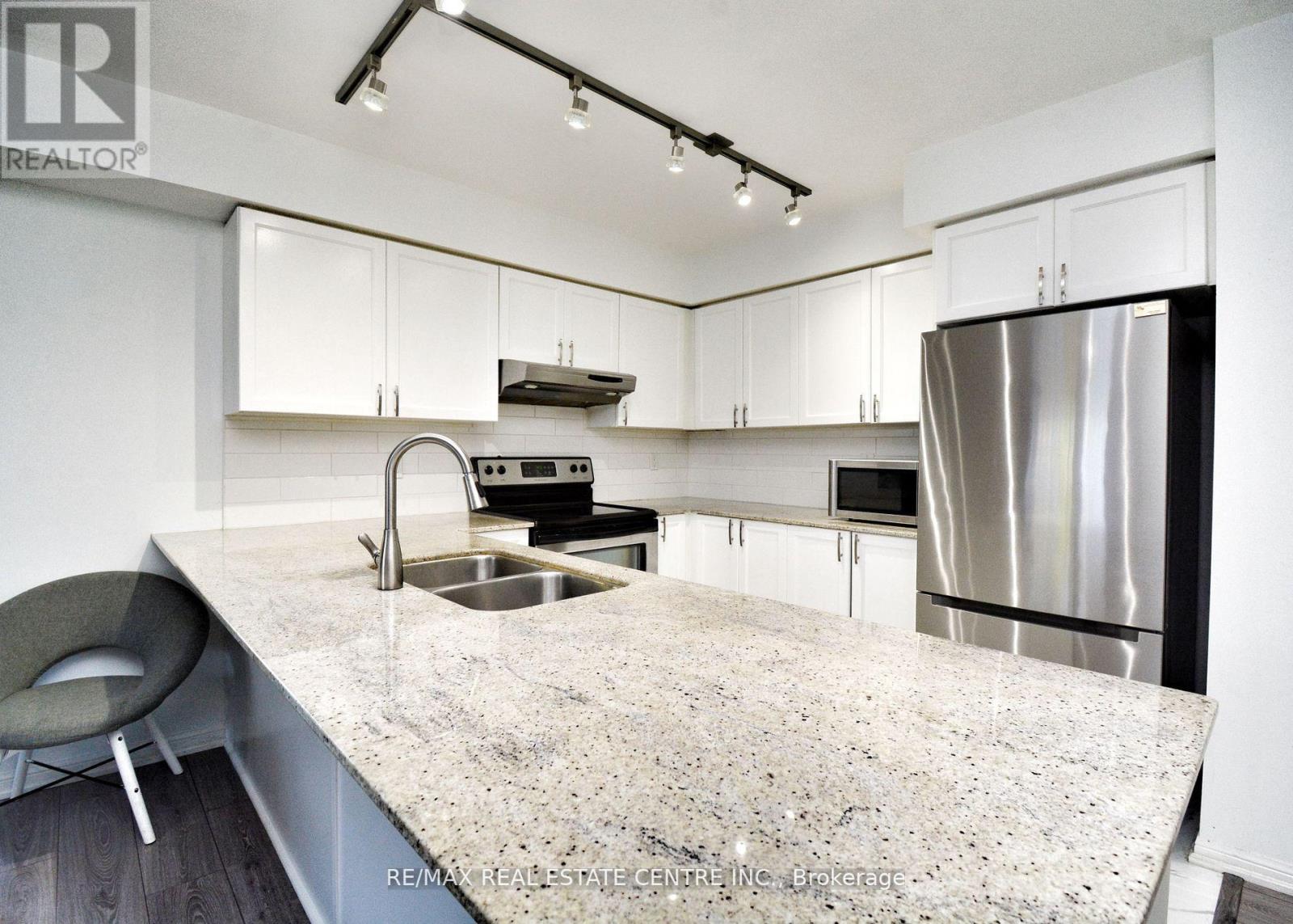 209 - 50 Mulligan Lane, Wasaga Beach, Ontario  L9Z 0C5 - Photo 13 - S12434479