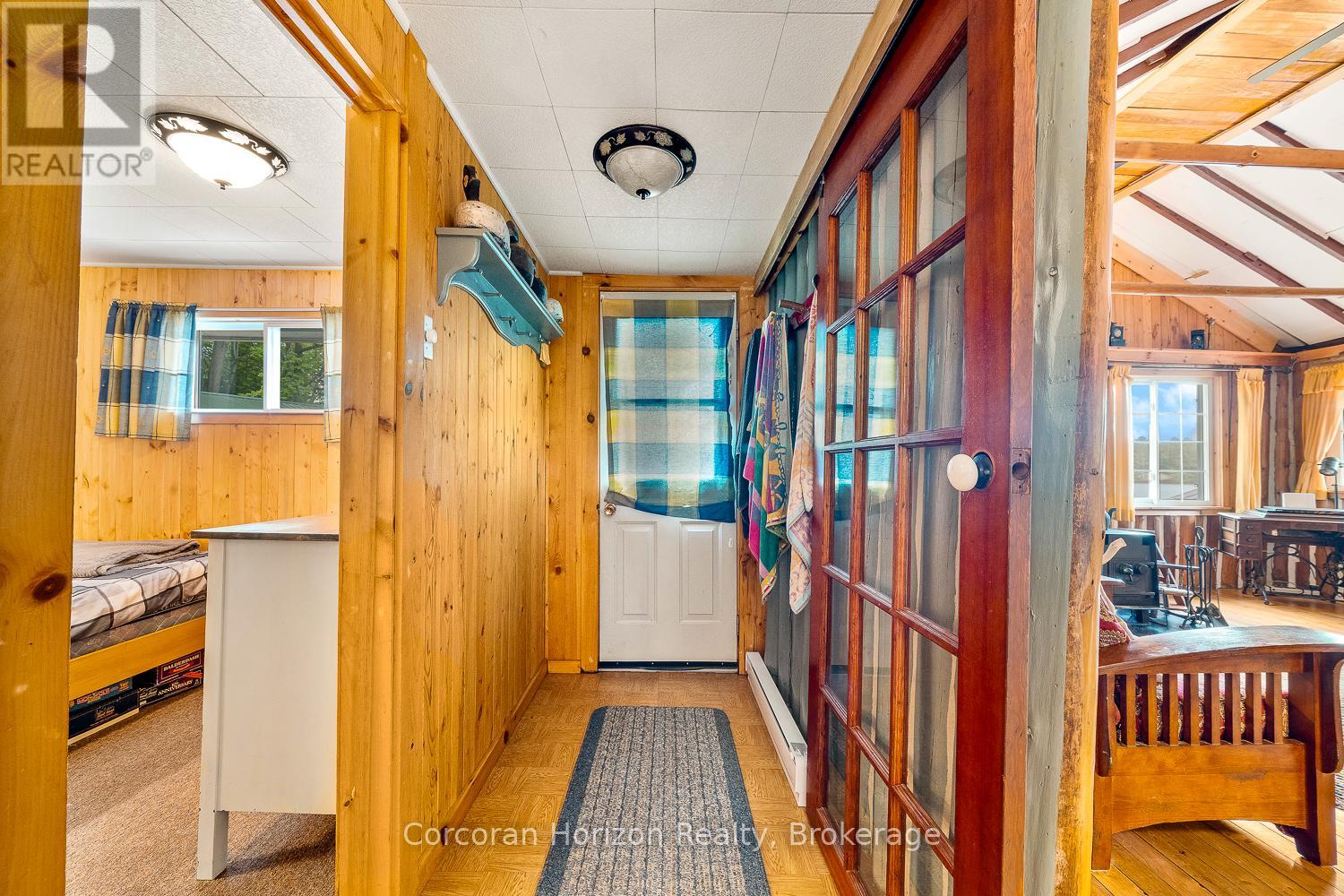 247 Mainhood Road, Huntsville, Ontario  P0B 1M0 - Photo 32 - X12374498