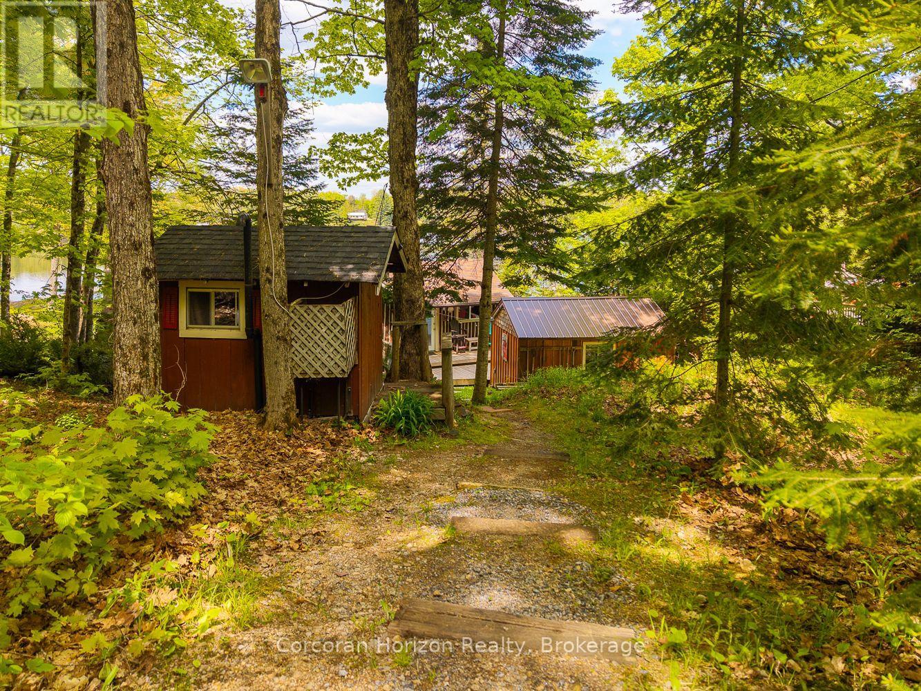 247 Mainhood Road, Huntsville, Ontario  P0B 1M0 - Photo 34 - X12374498