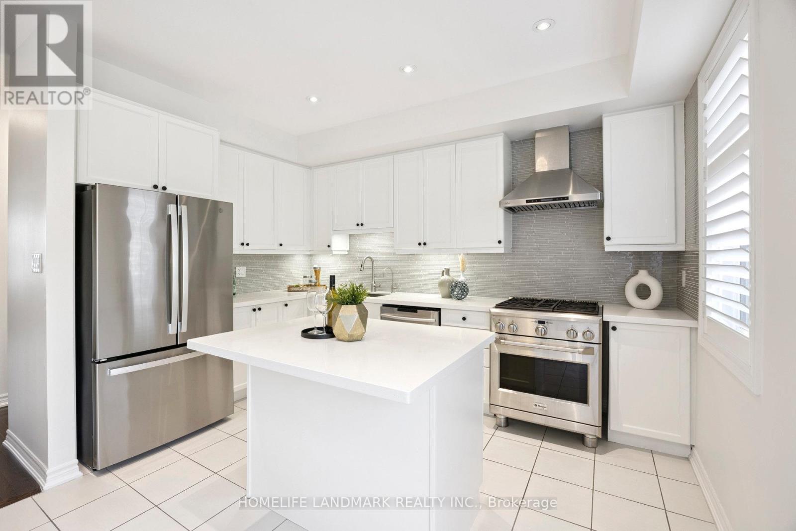 56 Donald Buttress Boulevard W, Markham, Ontario  L6C 0P1 - Photo 16 - N12555244