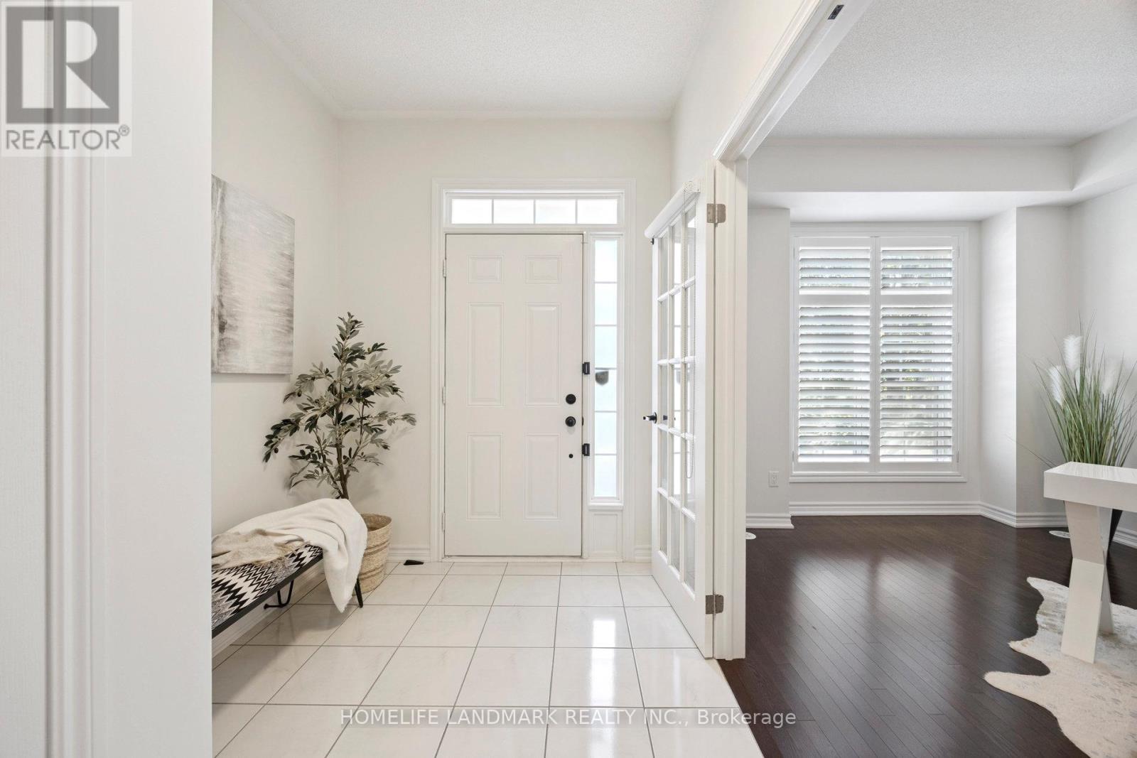 56 Donald Buttress Boulevard W, Markham, Ontario  L6C 0P1 - Photo 5 - N12555244