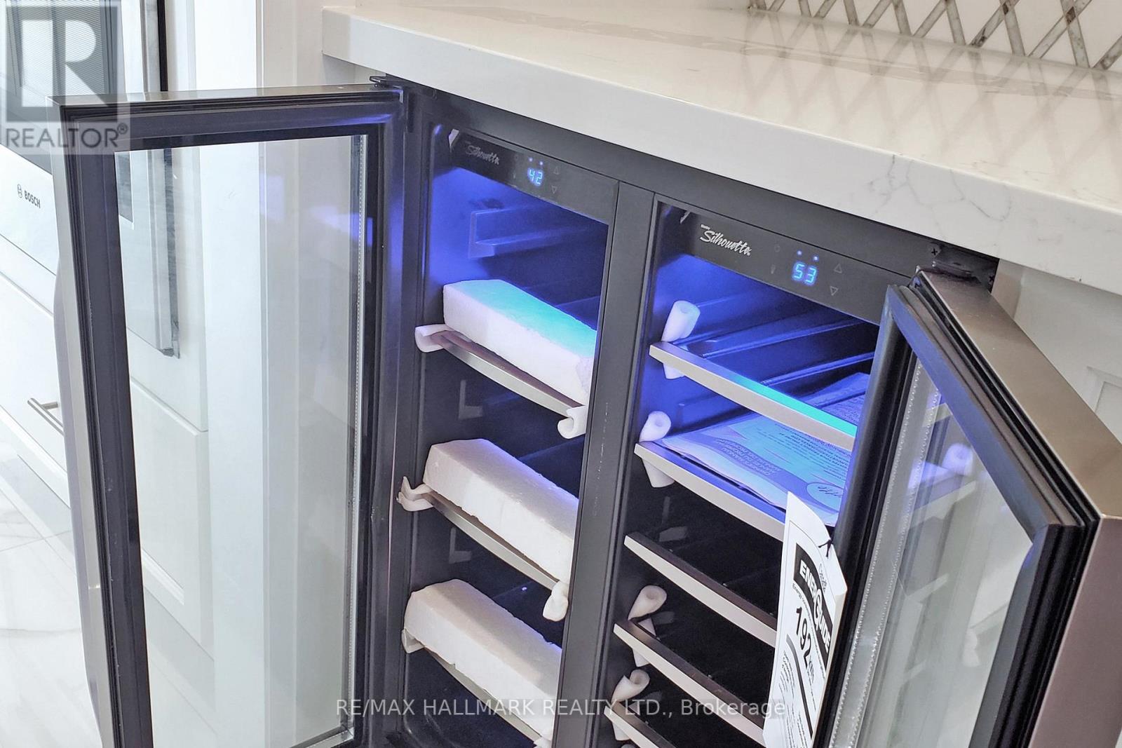 51a Puccini Drive, Richmond Hill, Ontario  L4E 2Y6 - Photo 11 - N12555270