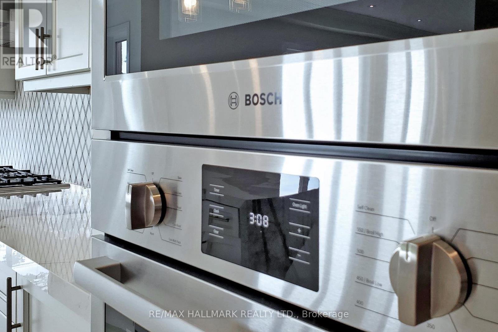 51a Puccini Drive, Richmond Hill, Ontario  L4E 2Y6 - Photo 14 - N12555270