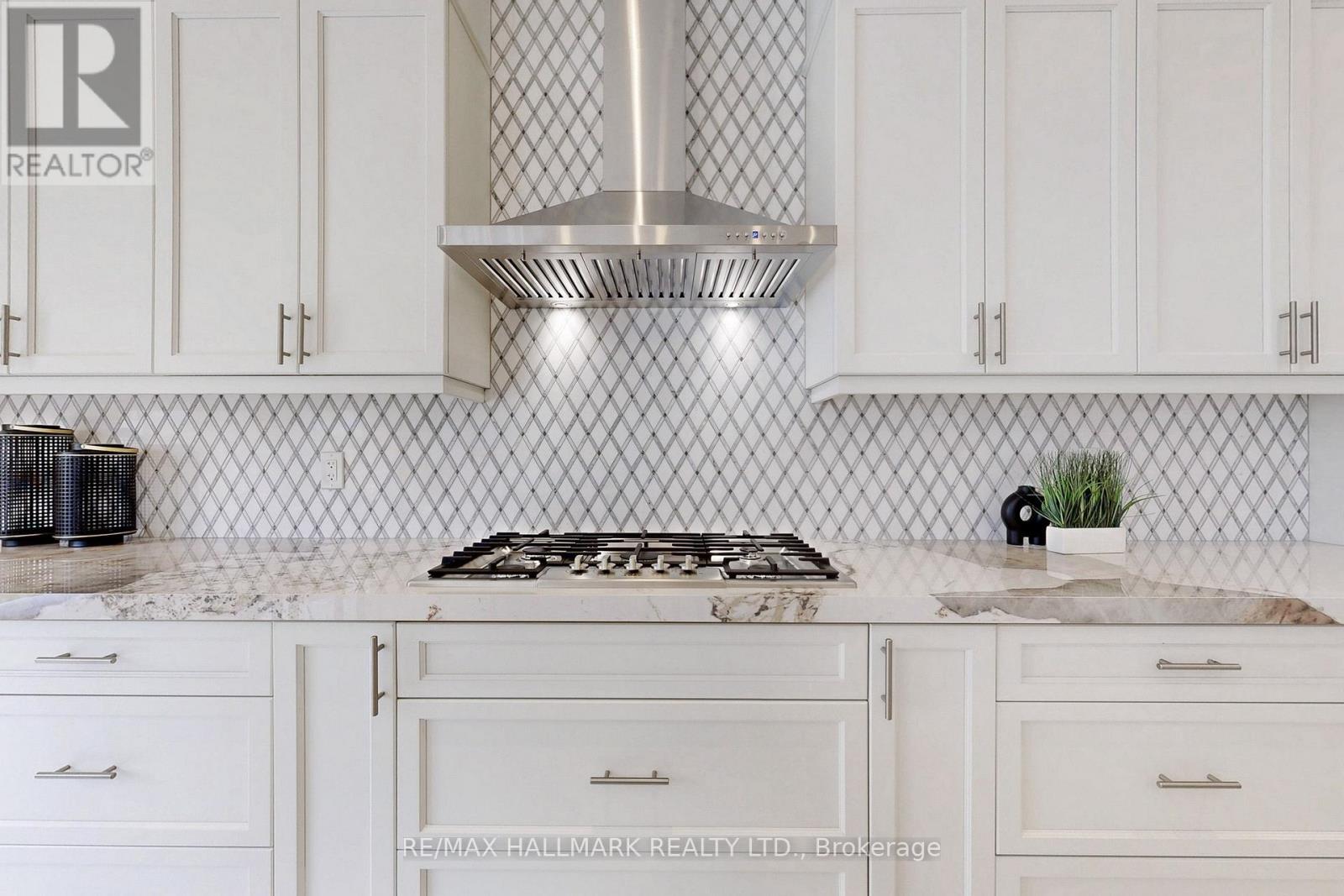 51a Puccini Drive, Richmond Hill, Ontario  L4E 2Y6 - Photo 15 - N12555270