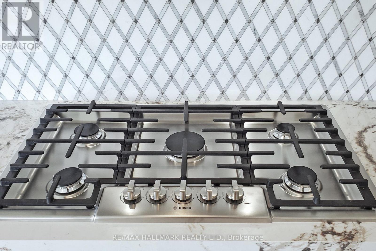 51a Puccini Drive, Richmond Hill, Ontario  L4E 2Y6 - Photo 16 - N12555270