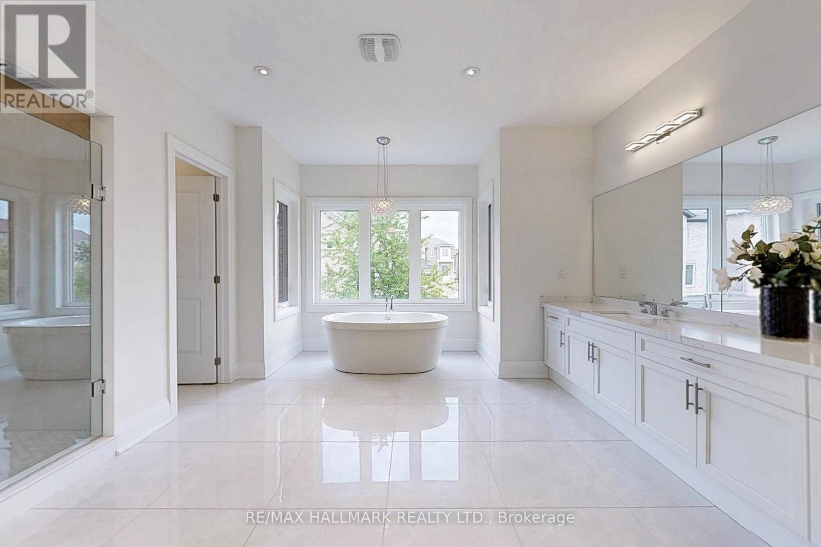 51a Puccini Drive, Richmond Hill, Ontario  L4E 2Y6 - Photo 31 - N12555270