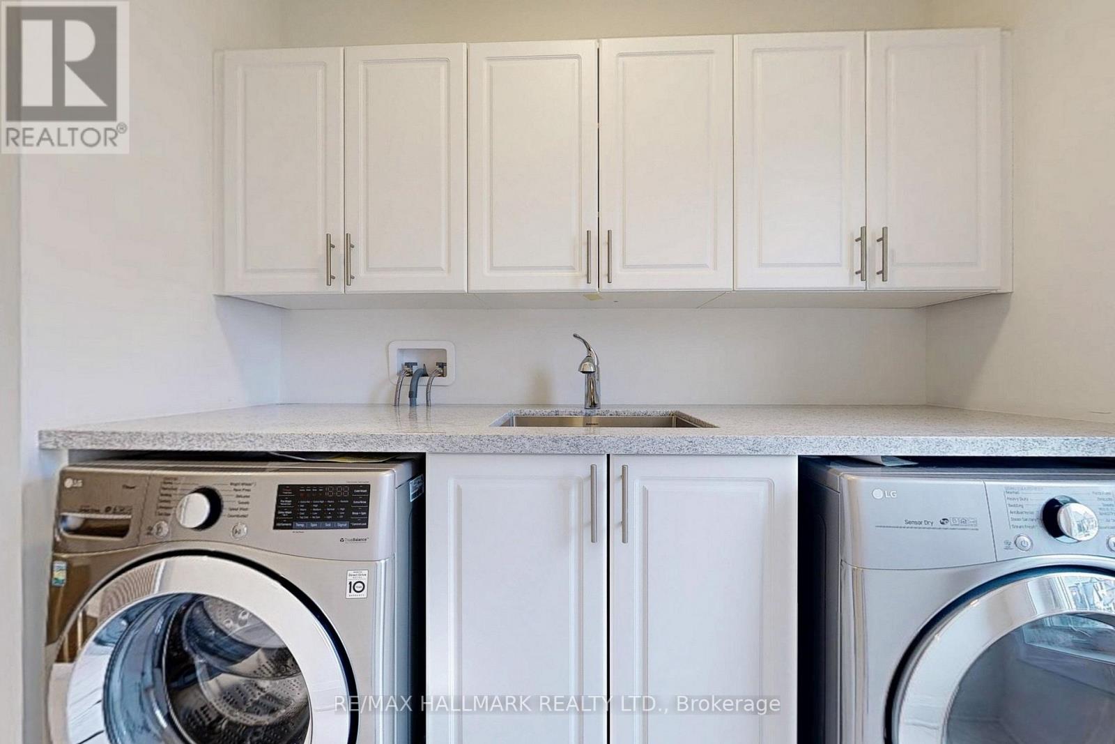 51a Puccini Drive, Richmond Hill, Ontario  L4E 2Y6 - Photo 38 - N12555270