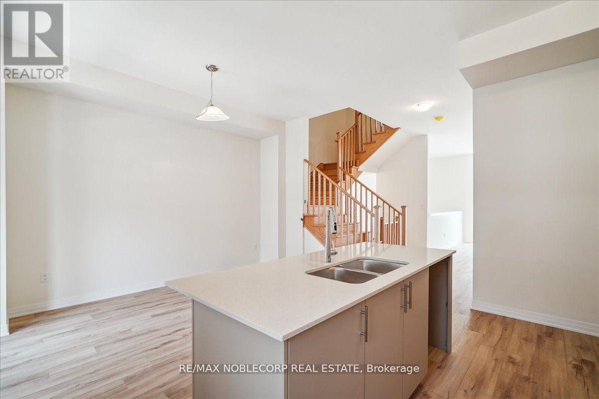 16 Tay Lane, Richmond Hill, Ontario  L4S 1N7 - Photo 11 - N12555340