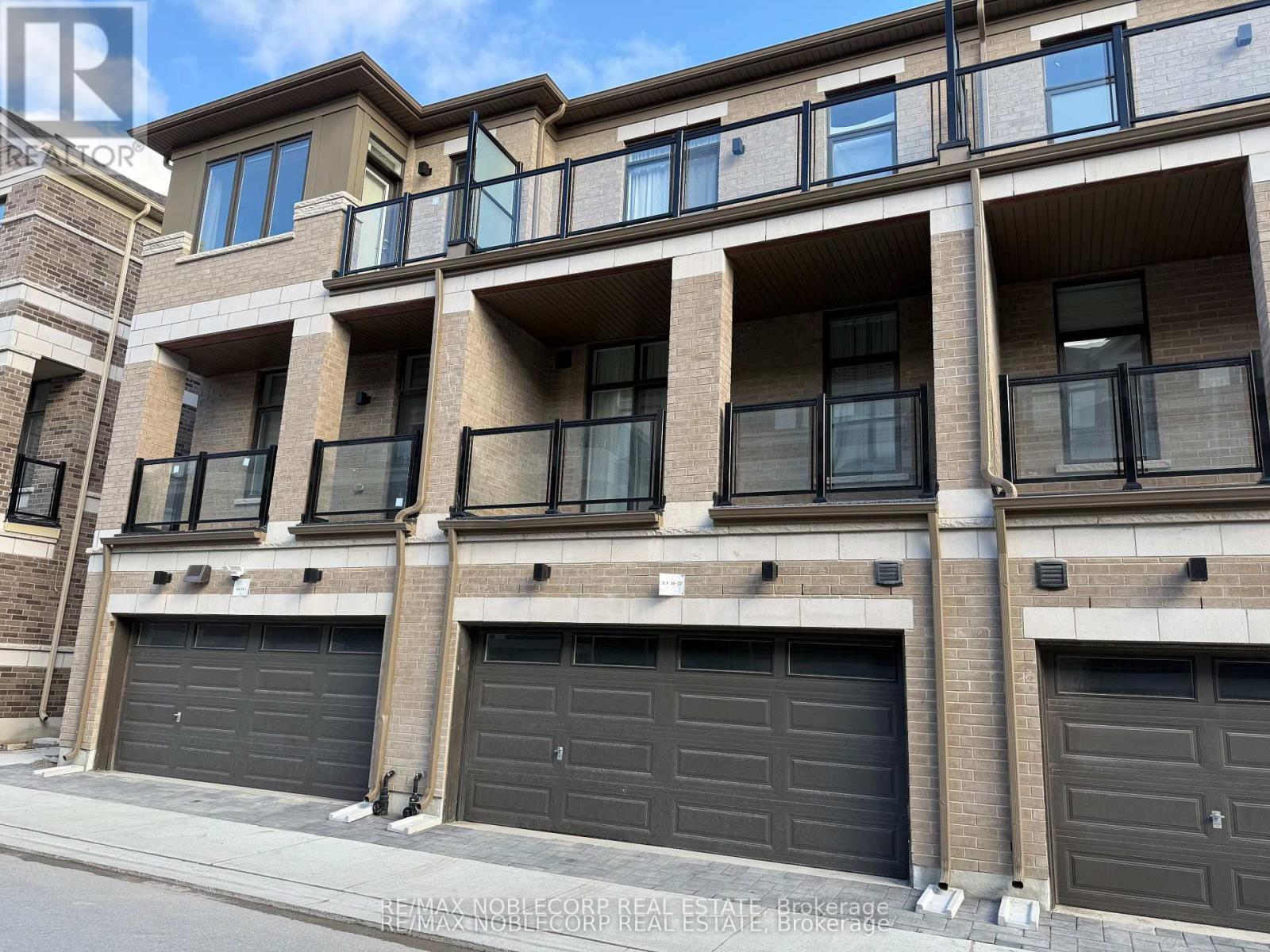 16 Tay Lane, Richmond Hill, Ontario  L4S 1N7 - Photo 2 - N12555340