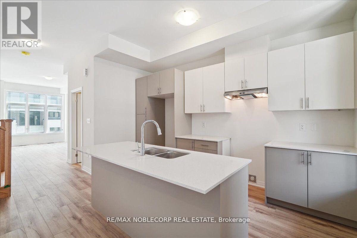 16 Tay Lane, Richmond Hill, Ontario  L4S 1N7 - Photo 5 - N12555340