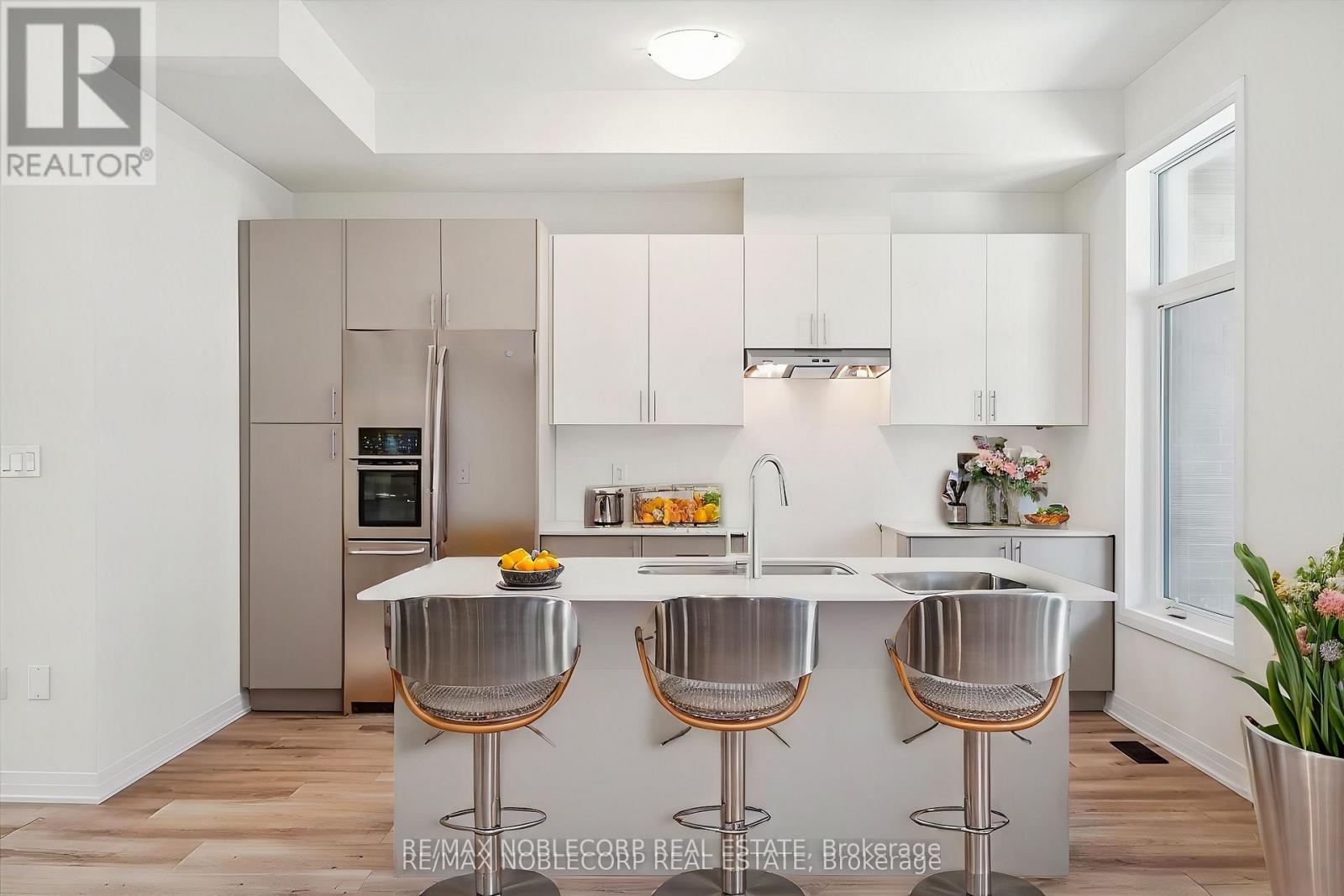 16 Tay Lane, Richmond Hill, Ontario  L4S 1N7 - Photo 8 - N12555340