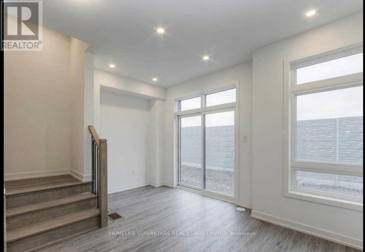 70 Dalhousie Street, Vaughan, Ontario  L4L 0L6 - Photo 2 - N12555348