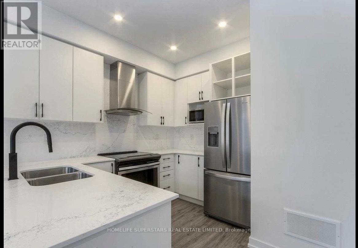 70 Dalhousie Street, Vaughan, Ontario  L4L 0L6 - Photo 3 - N12555348