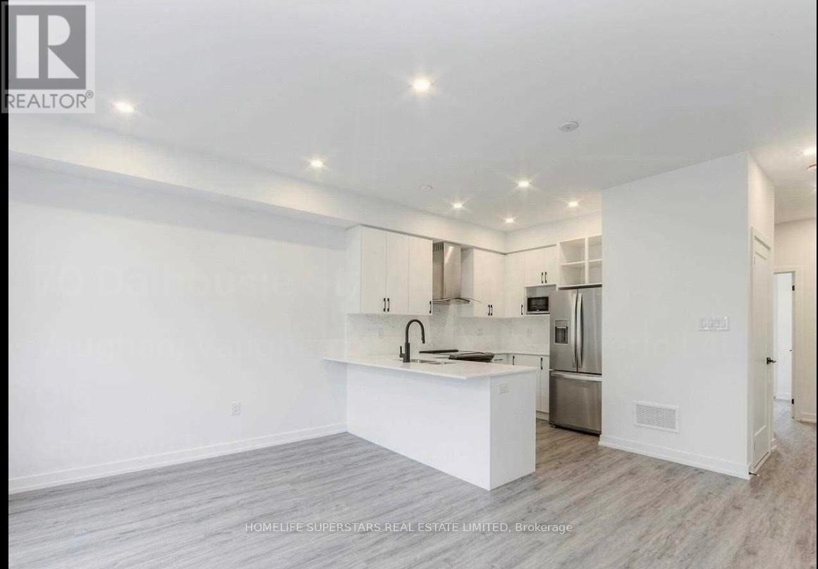 70 Dalhousie Street, Vaughan, Ontario  L4L 0L6 - Photo 4 - N12555348