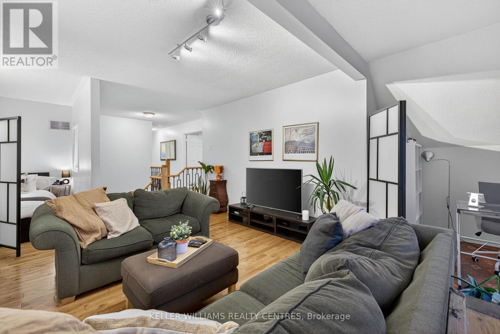 84 Loraview Lane, Aurora, Ontario  L4G 6N5 - Photo 25 - N12555388