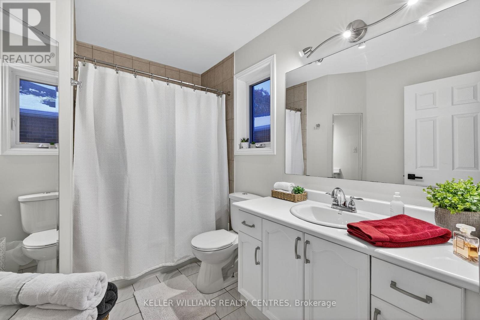 84 Loraview Lane, Aurora, Ontario  L4G 6N5 - Photo 29 - N12555388