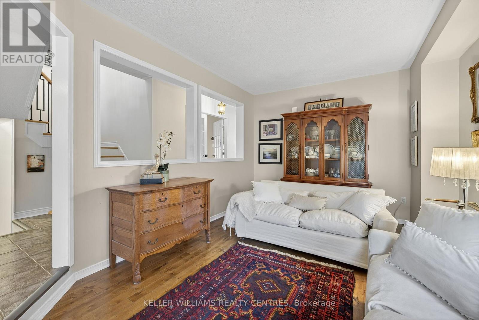 84 Loraview Lane, Aurora, Ontario  L4G 6N5 - Photo 5 - N12555388