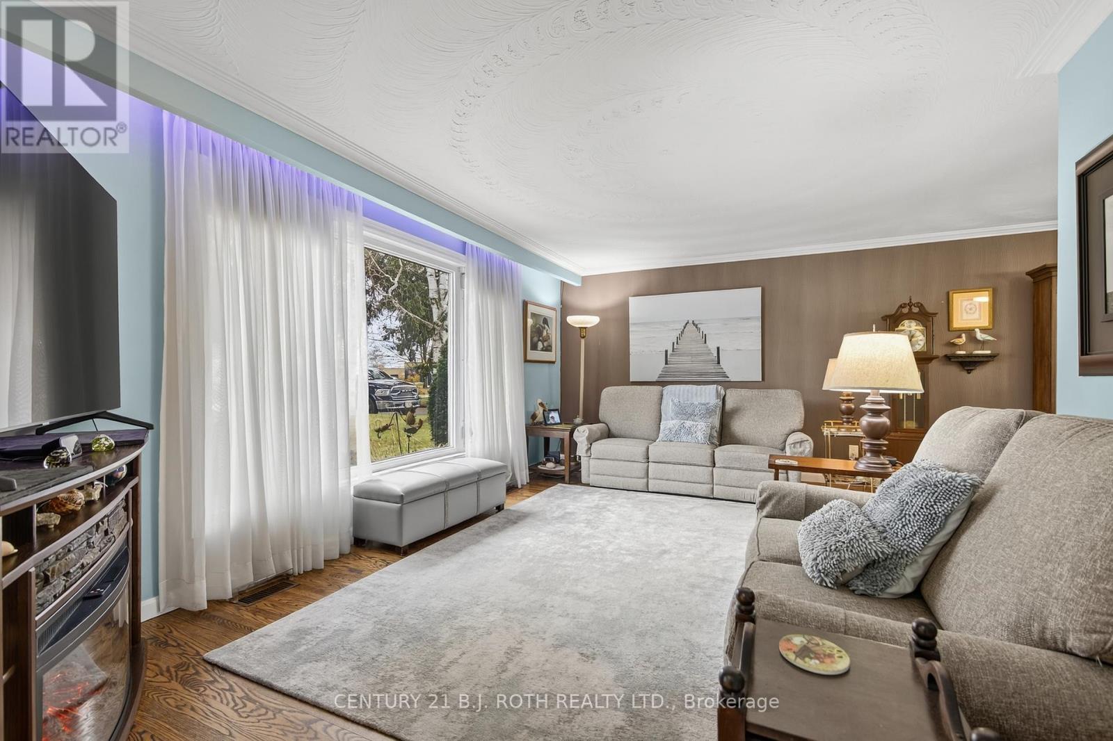 212 Church Street, Bradford West Gwillimbury, Ontario  L3Z 1R2 - Photo 10 - N12555404