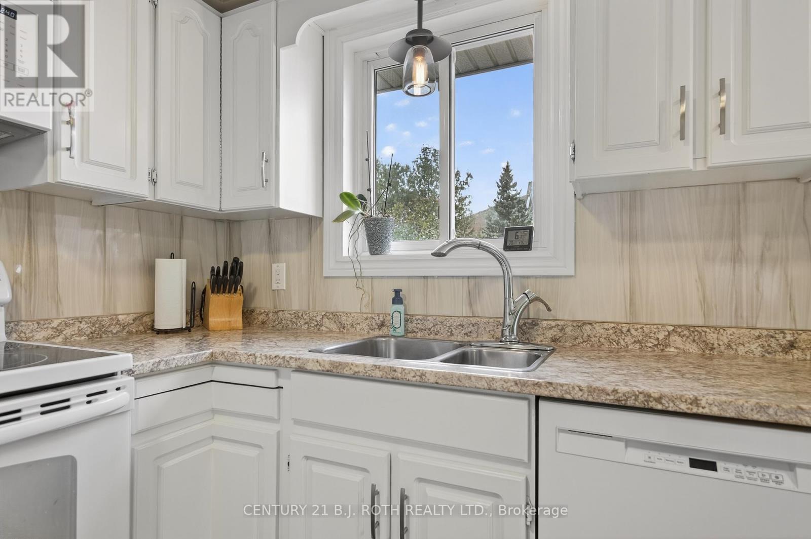 212 Church Street, Bradford West Gwillimbury, Ontario  L3Z 1R2 - Photo 17 - N12555404